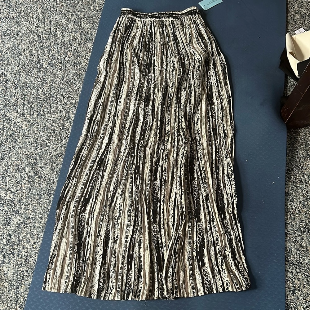 REDUCED!!NWT  woman’s long skirt